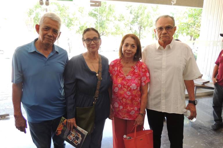 Celebran familia y amigos la trayectoria de Santiago Ibarra