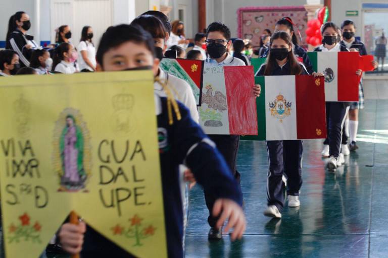 Celebran el Día de la Bandera en el Colegio Niños Héroes