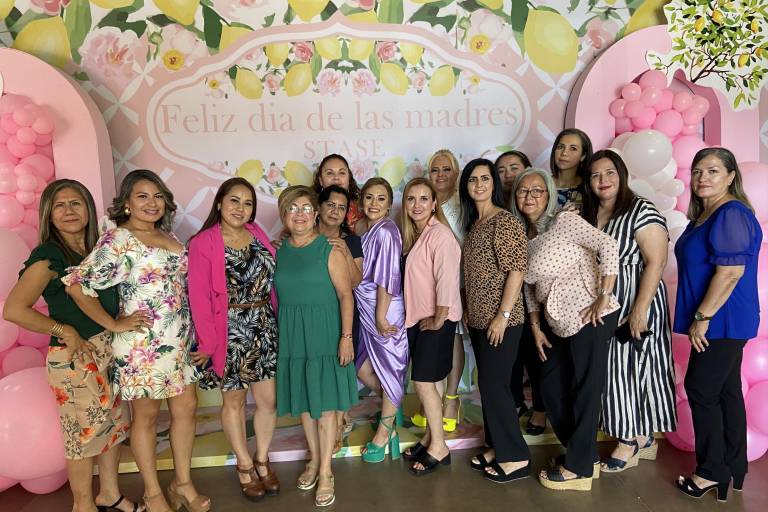 Viven grata celebración colaboradoras del STASE