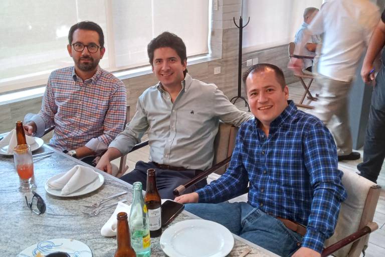 Celebran abogados su día con amena reunión