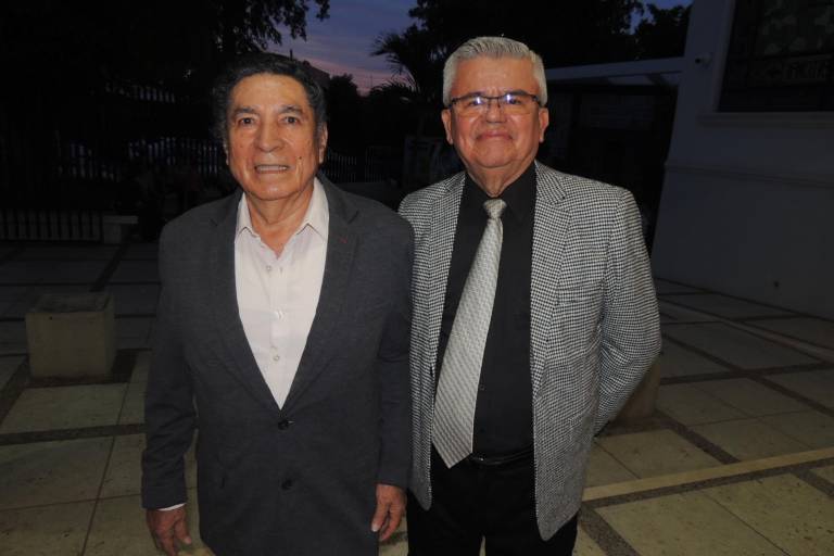 Celebran 50 años de amistad con misa de acción de gracias