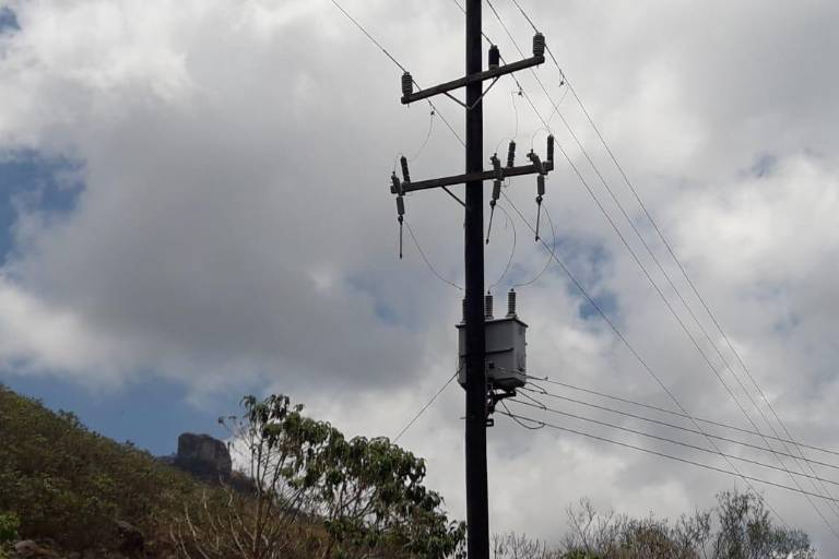 Reportan que desde hace días están sin luz poblados de la sierra de Concordia