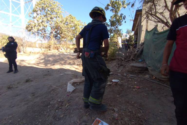 Muere mujer tras derrumbe; hay una lesionada