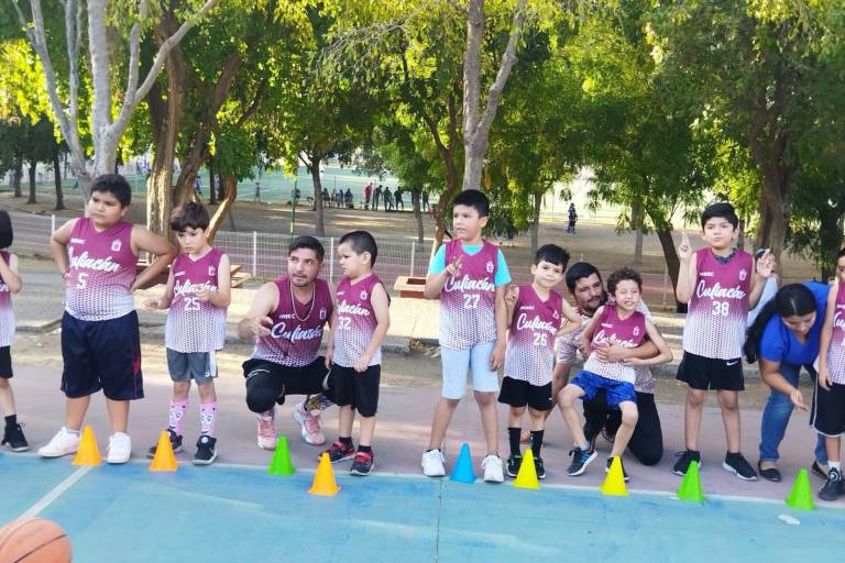 Continúa con gran demanda Escuela de Basquetbol para niños con autismo en Culiacán