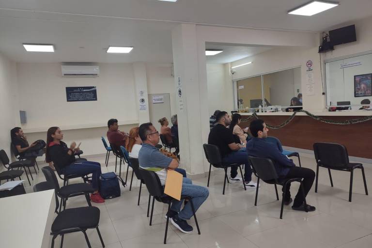 Oficina de pasaportes en Mazatlán presenta baja afluencia; llaman a tener cuidado con gestores