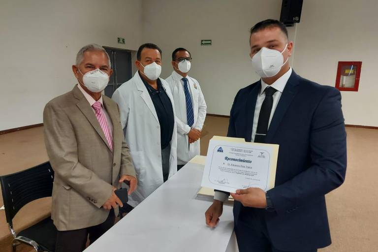 Se gradúa una nueva generación de médicos internos del HGC