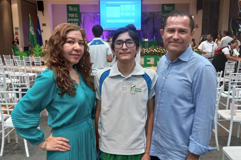 Egresa una generación más de alumnos del Instituto Senda