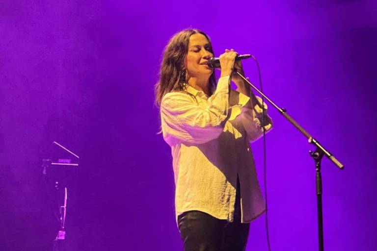 Conquista Alanis Morissete de nuevo a los mexicanos dentro del ‘Corona Capital’
