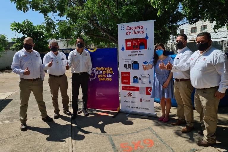 Combaten la escasez de agua en comunidades con el programa Escuela de Lluvia, en Sinaloa