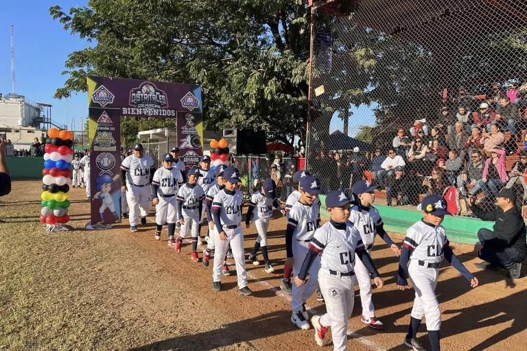 Inauguran en Culiacán los Juegos Distritales 2025 con Javier Arturo López como el homenajeado