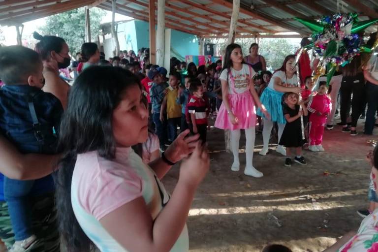 En Culiacán, un grupo de amigos organiza posada para 100 niños de escasos recursos