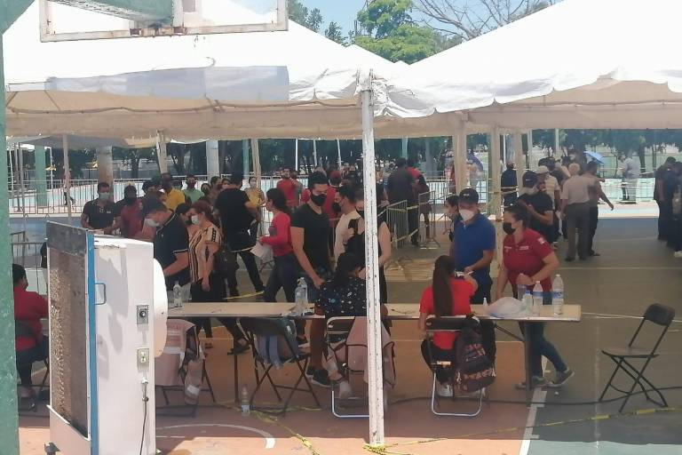 AMLO no descarta vacunar contra Covid-19 a menores con enfermedades de atención especial