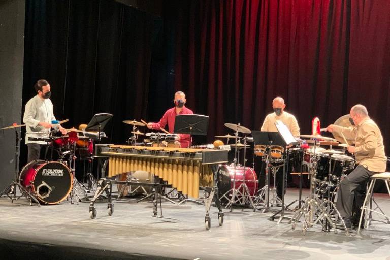 Disfrutan ‘Obras de concurso’ con SAFA Ensamble de Percusiones