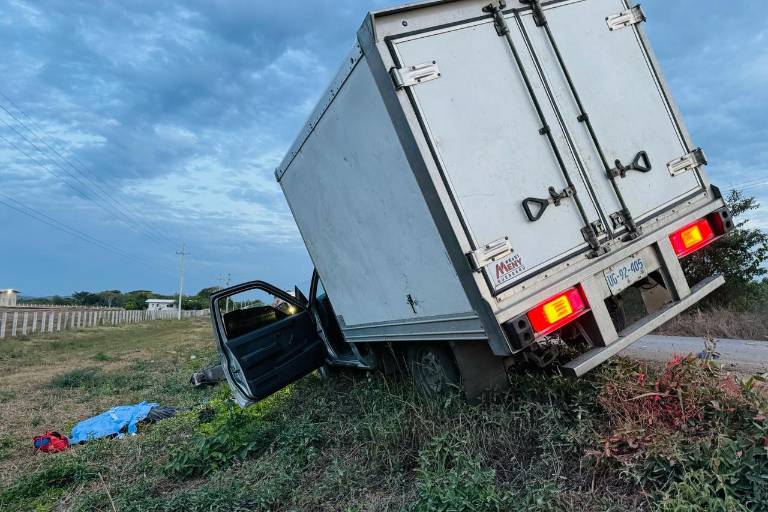 Muere motociclista tras impactarse de frente contra camioneta en Mazatlán