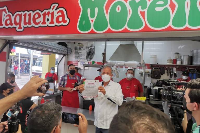 Visita Estrada Ferreiro Mercado Garmendia para entregar Certificados de Confianza