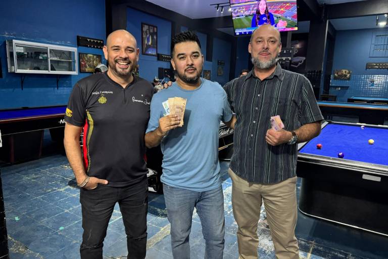 Arce Carrillo domina Torneo Relámpago de Billar, en Mazatlán