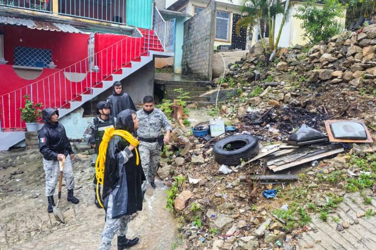 Mantiene Guardia Nacional operativo de rescate en zonas afectadas por ‘John’, en Acapulco