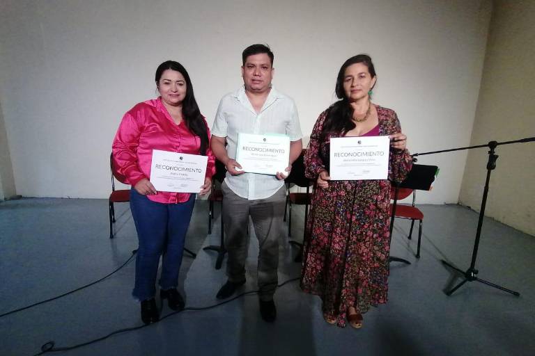 Con poetas del puerto fluye la poesía inédita en Casa Haas