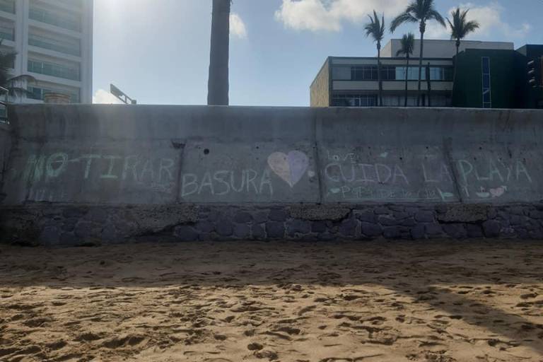 Pinta en la playa, producto de la desesperación por la basura: Ecología