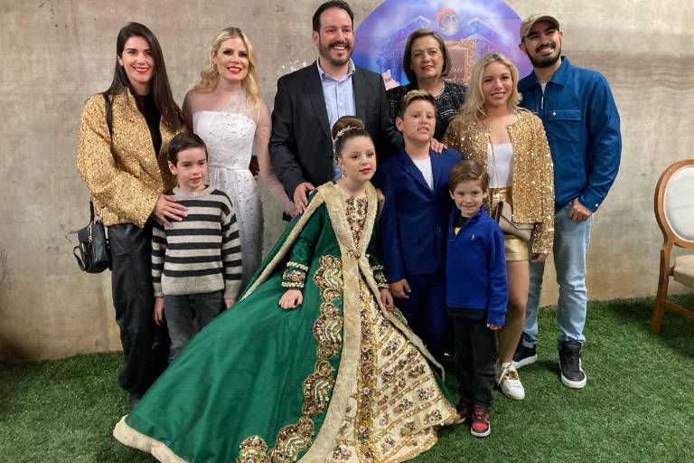 María Paula I, Reina Infantil del Carnaval 2024, recibe su corona