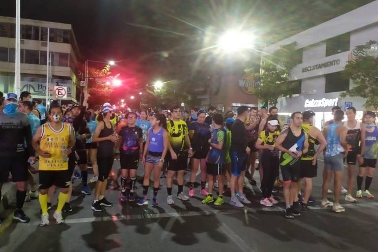 Atletas ‘arman’ su propio Maratón en Culiacán en protesta por suspensión