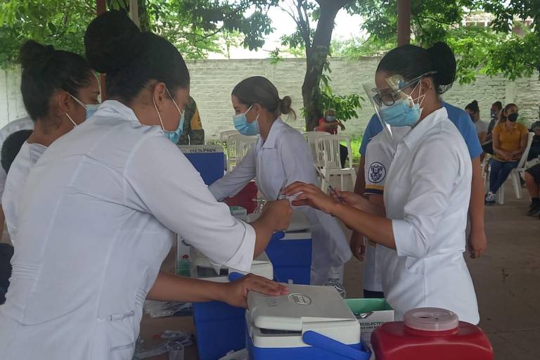 Confía Quirino en la vacunación para bajar índices de contagio de Covid-19