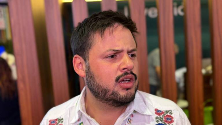 Sebastián Ramírez Mendoza, director de Fonatur, explica el concepto de la Guía Nacional de Turismo Comunitario.
