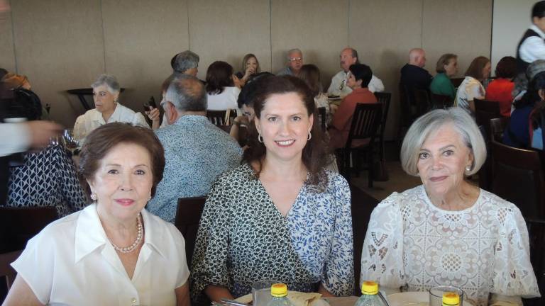 Relizan despedida especial en honor al Padre Juan Ruiz