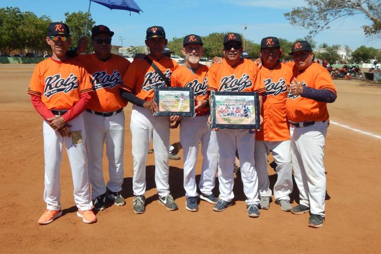 Banda MS obtiene triunfo en Liga de 65 años