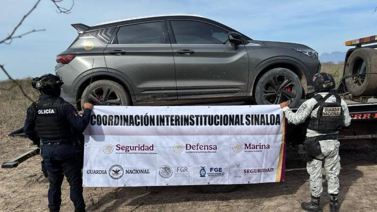 Autoridades estatales y federales recuperaron automóviles y motocicletas con reporte de robo durante operativos de vigilancia.