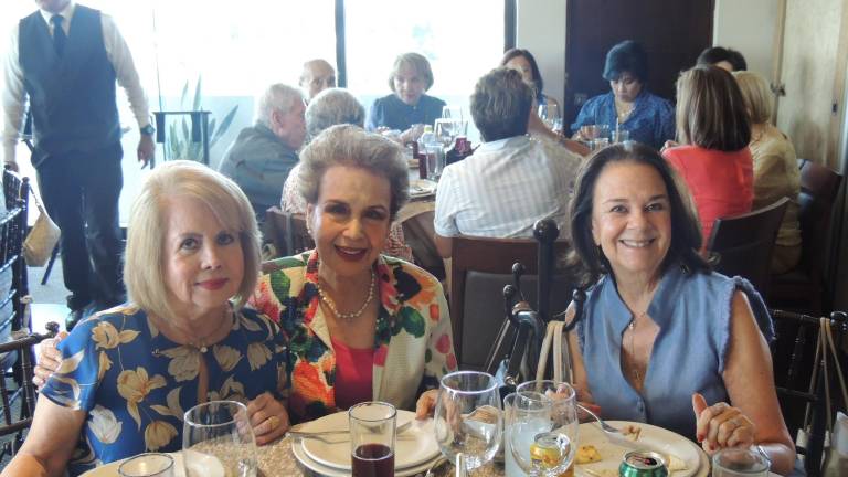 Relizan despedida especial en honor al Padre Juan Ruiz