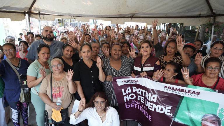 Tere Guerra Ochoa se reunió con mujeres empacadoras en Mazatlán.