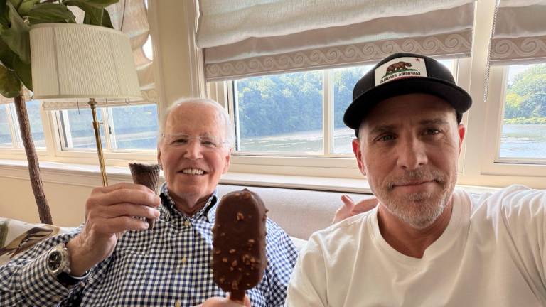 Joe Biden enfrenta un cáncer de próstata que ha avanzado y se ha extendido a otras partes de su cuerpo, según informó su hijo Hunter.