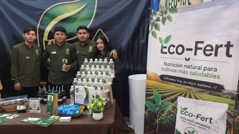 Estudiantes de la UAS presentan un proyecto para elaborar un biofertilizante a base de mango.