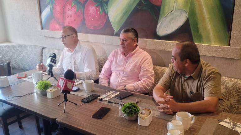 Representantes de asociaciones civiles en Sinaloa afirmaron que cerca de 10 mil familias se han acercado en busca de apoyo para construir sus viviendas.