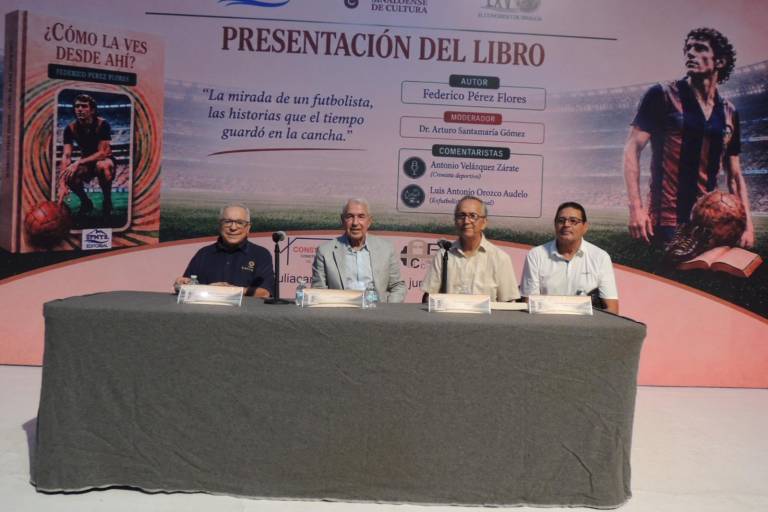 Acompañan a Federico Pérez en la presentación de su libro