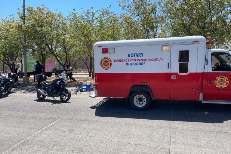 Adulto mayor muere arrollado por vehículo fantasma en Mazatlán