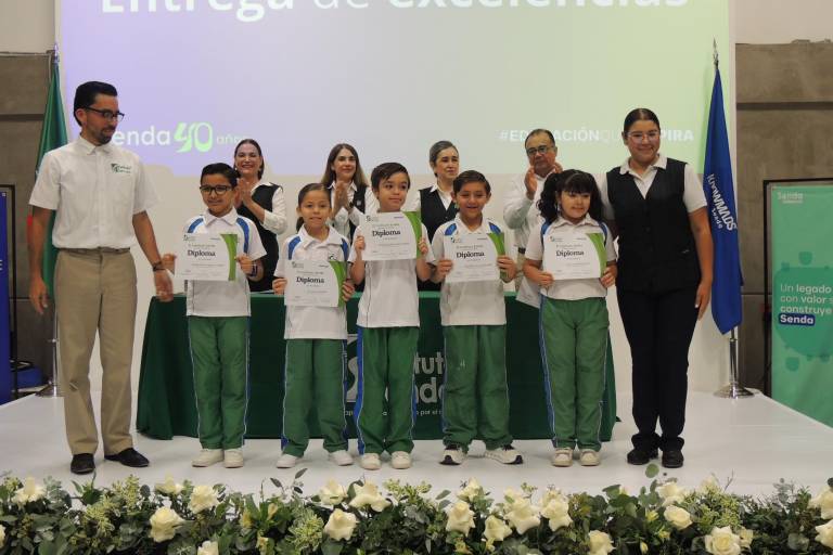Entrega el Instituto Senda excelencias académicas