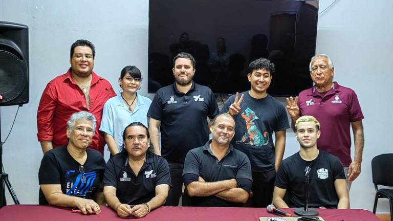 Organizadores del Festival del Horror en el Museo de Arte de Mazatlán, que se realizará del 30 de octubre al 1 de noviembre.
