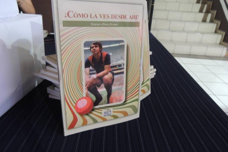 Acompañan a Federico Pérez en la presentación de su libro