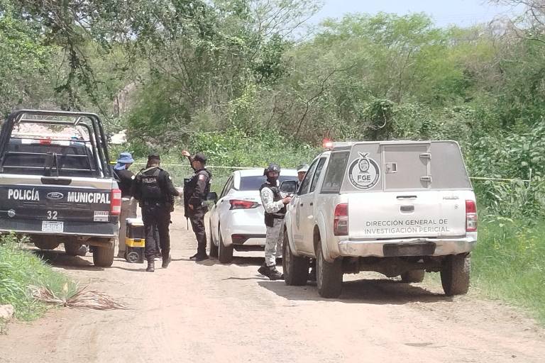 Hallan cuerpo carbonizado en camino de terracería cerca del Ejido El Venadillo