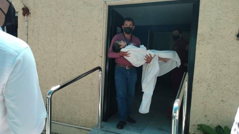 Itzel, de 13 años y con parálisis cerebral, es rescatada en Mazatlán con fuerte cuadro de desnutrición