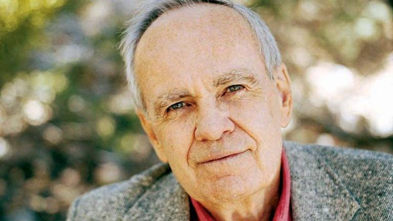 Cormac McCarthy escribió obras literarias importantes que fueron llevadas al cine.