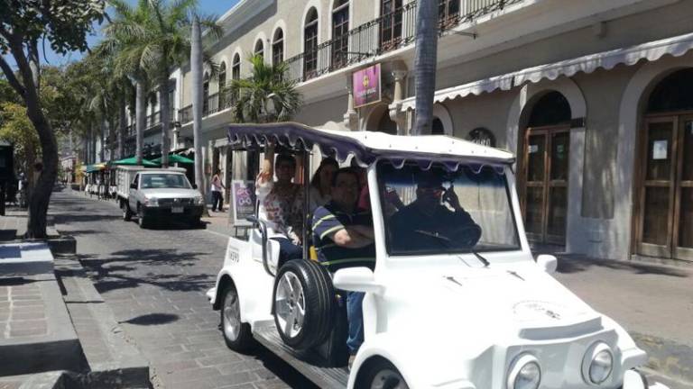 Llaman a atender a habitantes del Centro Histórico de Mazatlán por queja contra un bar