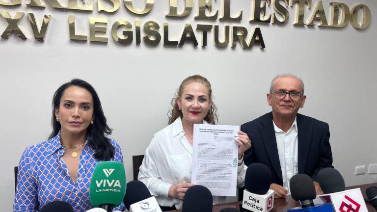 Regidora Maribel Chollet solicita a la ASE auditoría por presunta compra irregular de camiones de basura en Mazatlán
