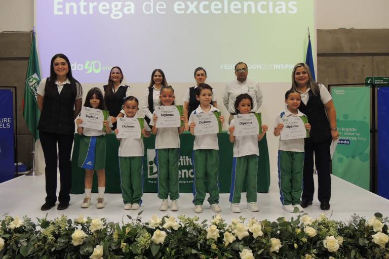 Entrega el Instituto Senda excelencias académicas