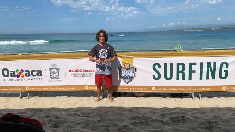 Salvador Julián Salomó Molins es de los mazatlecos que buscarán destacar en el Nacional de surfing.