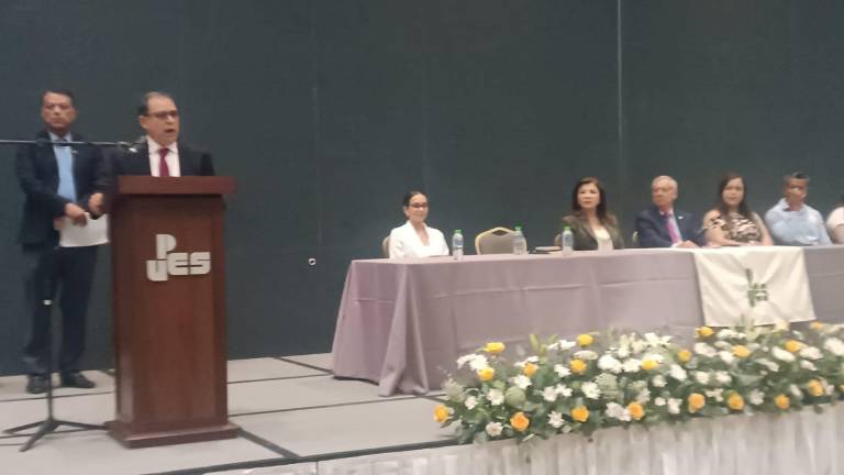Este sábado la entrega de títulos de Maestría por grado académico y Doctorado a 142 docentes que concluyeron su posgrado.