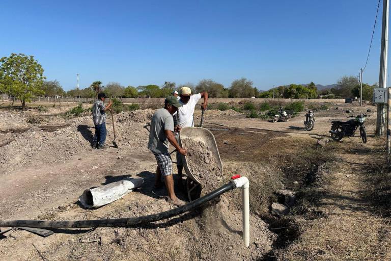 Con iniciativa de ciudadanos, inician construcción de pozo de agua en Ejido La Campana, Escuinapa