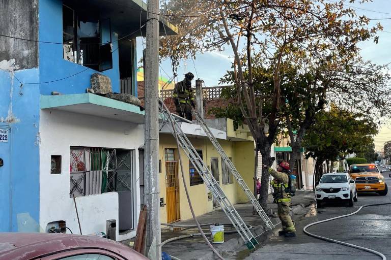 Se incendia planta alta en casa de la colonia Reforma, en Mazatlán